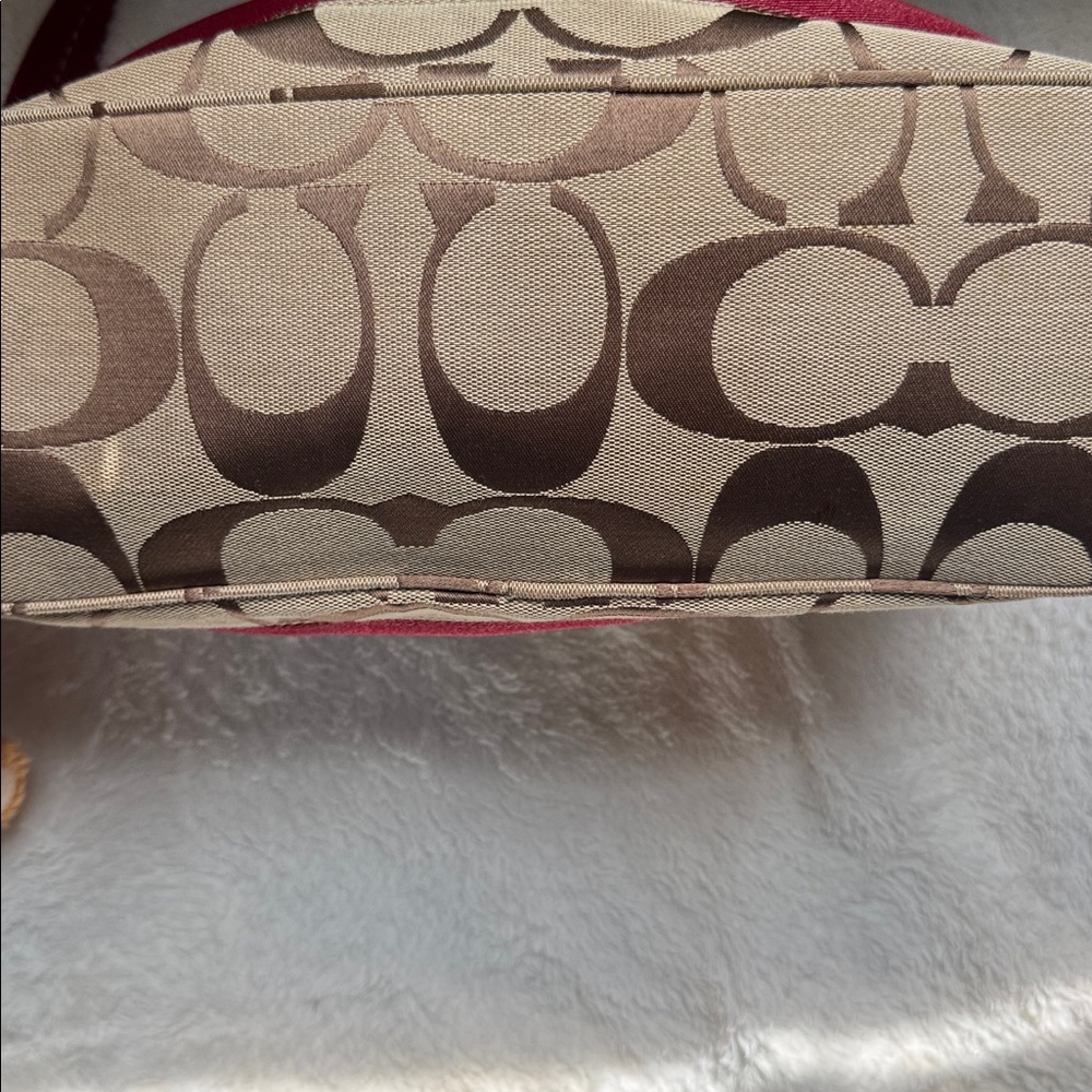 Coach Vintage Brown and Burgundy Signature Handbag - Picture 4 of 7